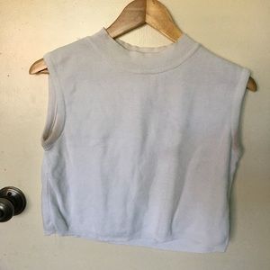 sleeveless shirt